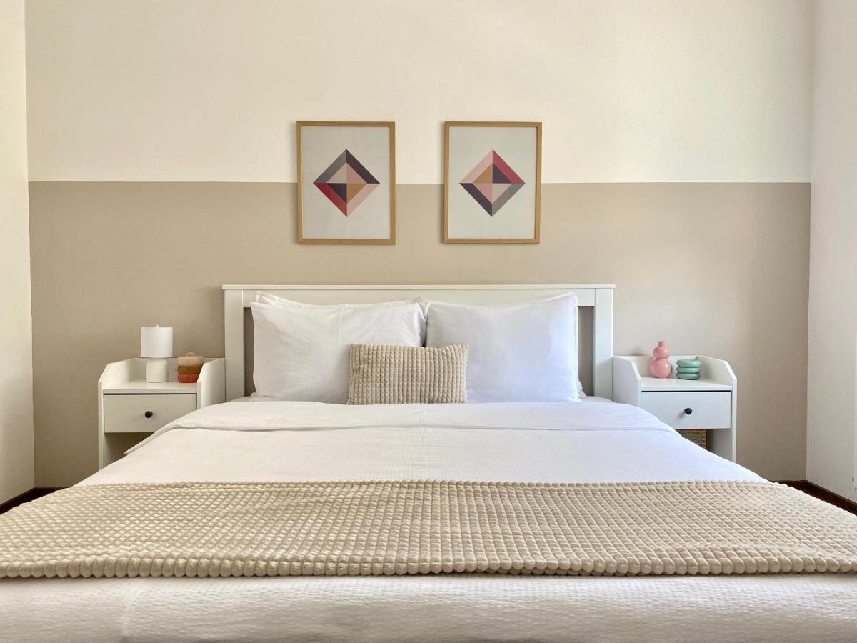 Wanderlust Home Cream, Rasnov Apt For 4, Wifi And Free Parking Εξωτερικό φωτογραφία