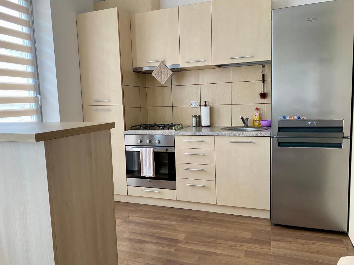 Wanderlust Home Cream, Rasnov Apt For 4, Wifi And Free Parking Εξωτερικό φωτογραφία