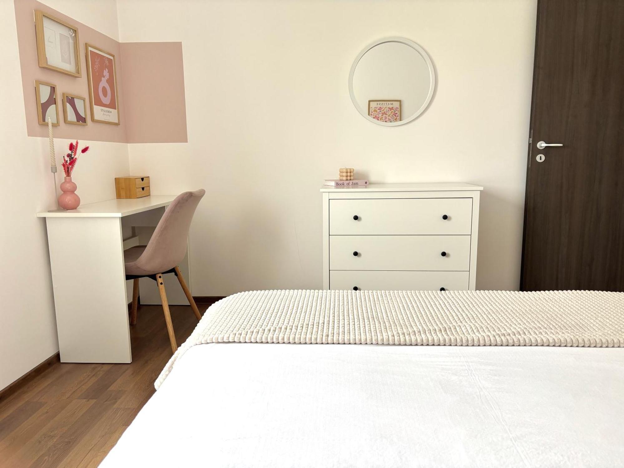 Wanderlust Home Cream, Rasnov Apt For 4, Wifi And Free Parking Εξωτερικό φωτογραφία
