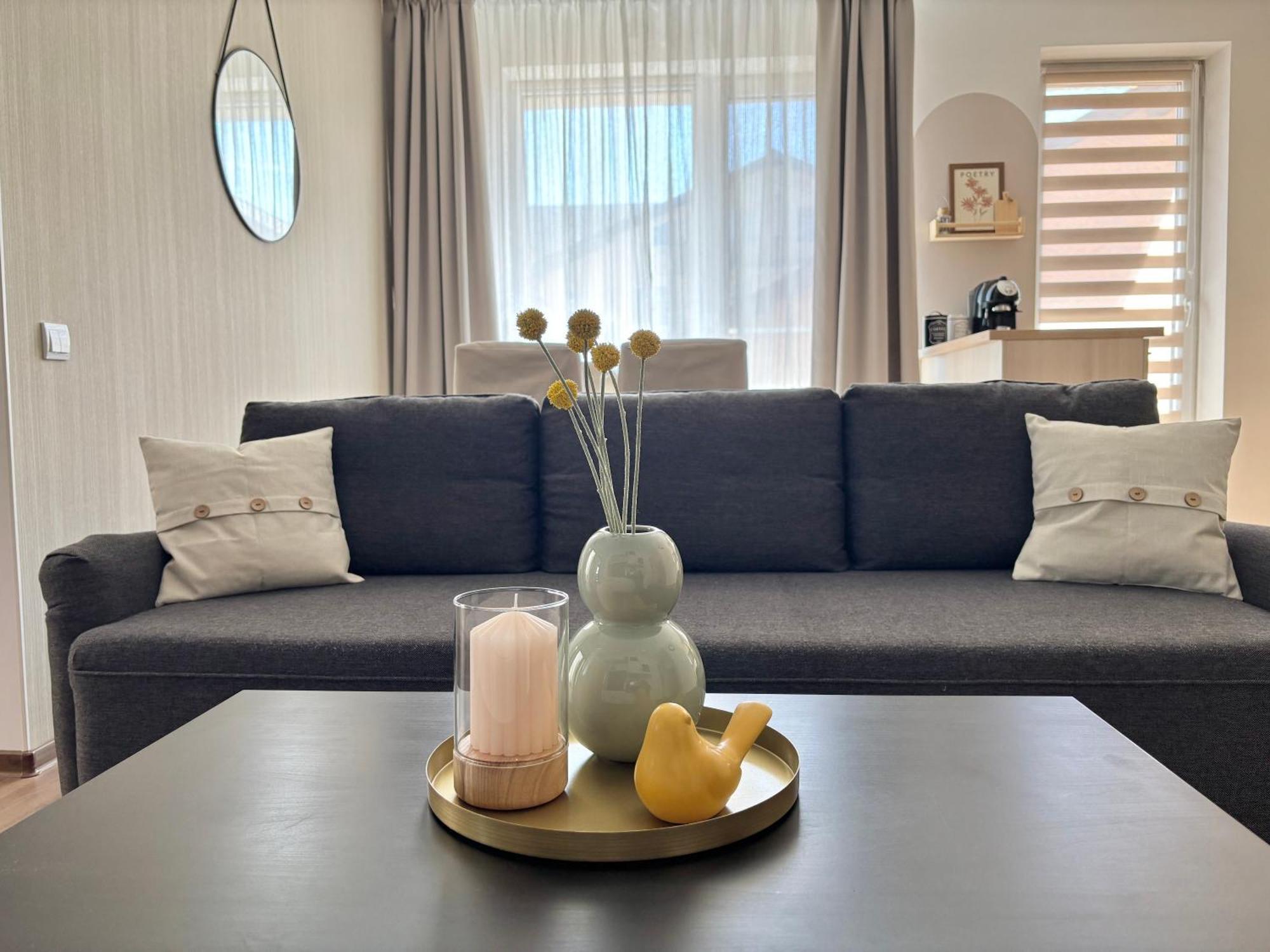 Wanderlust Home Cream, Rasnov Apt For 4, Wifi And Free Parking Εξωτερικό φωτογραφία