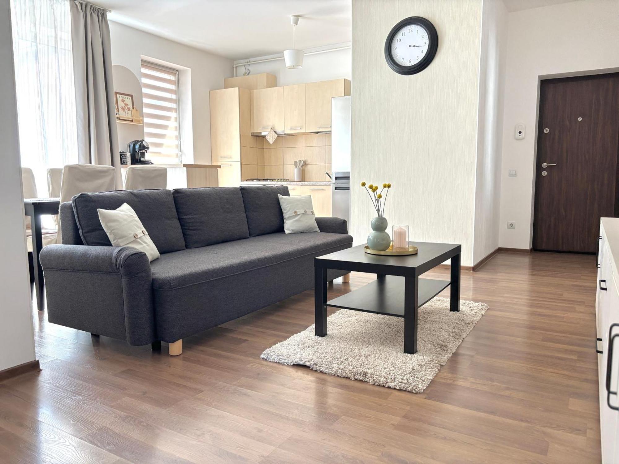 Wanderlust Home Cream, Rasnov Apt For 4, Wifi And Free Parking Εξωτερικό φωτογραφία