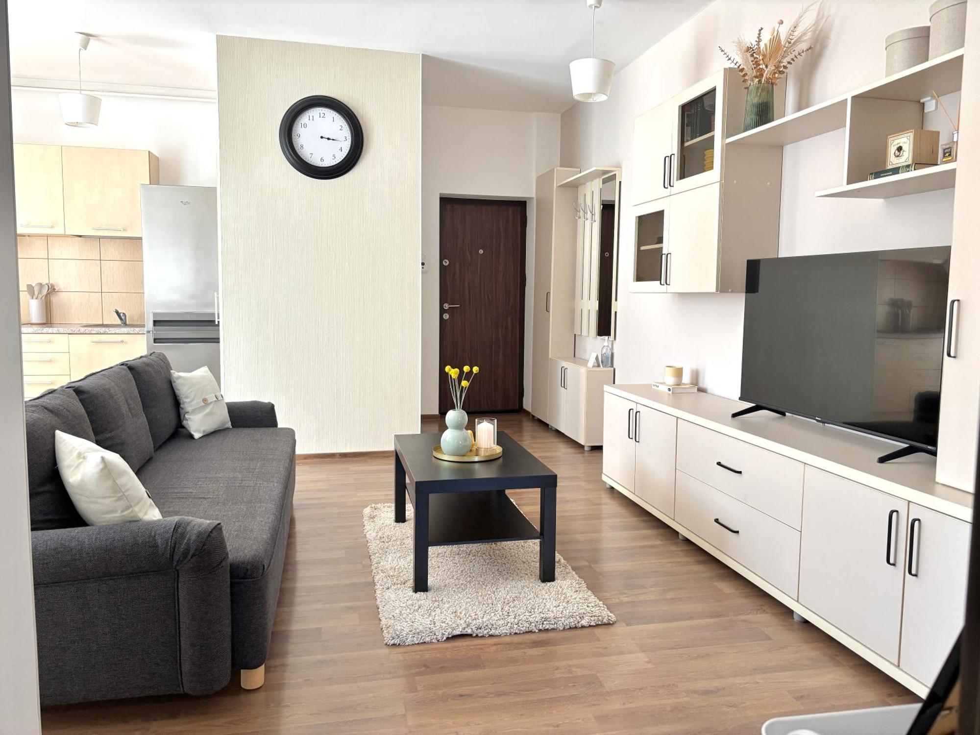 Wanderlust Home Cream, Rasnov Apt For 4, Wifi And Free Parking Εξωτερικό φωτογραφία