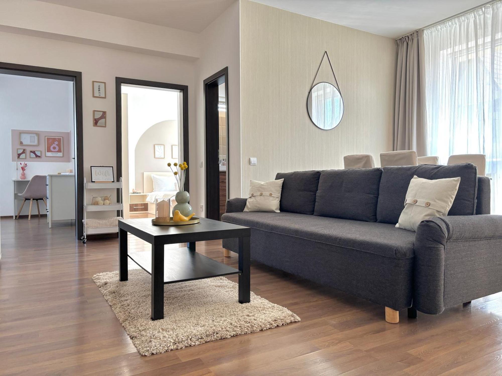 Wanderlust Home Cream, Rasnov Apt For 4, Wifi And Free Parking Εξωτερικό φωτογραφία