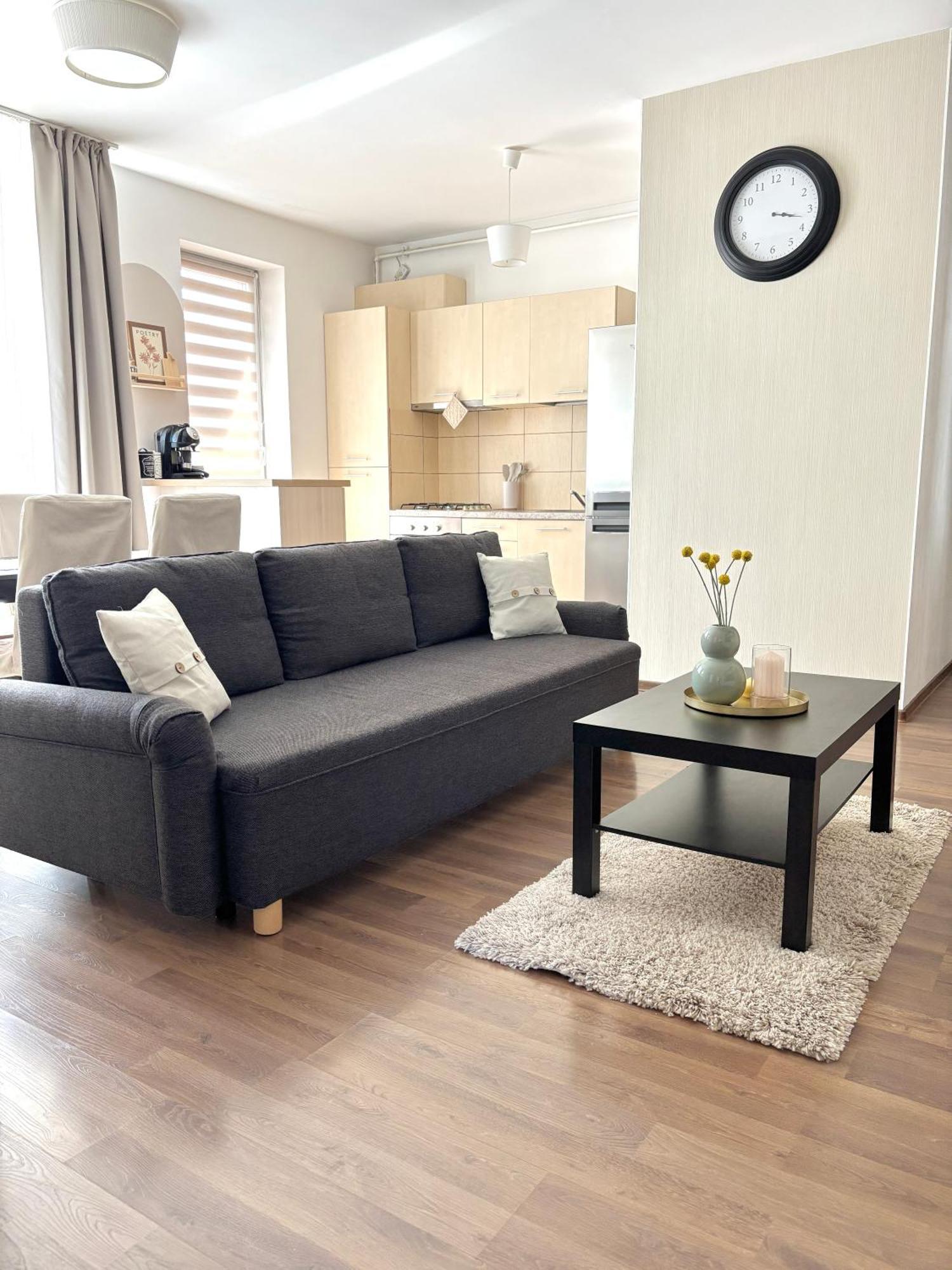 Wanderlust Home Cream, Rasnov Apt For 4, Wifi And Free Parking Εξωτερικό φωτογραφία